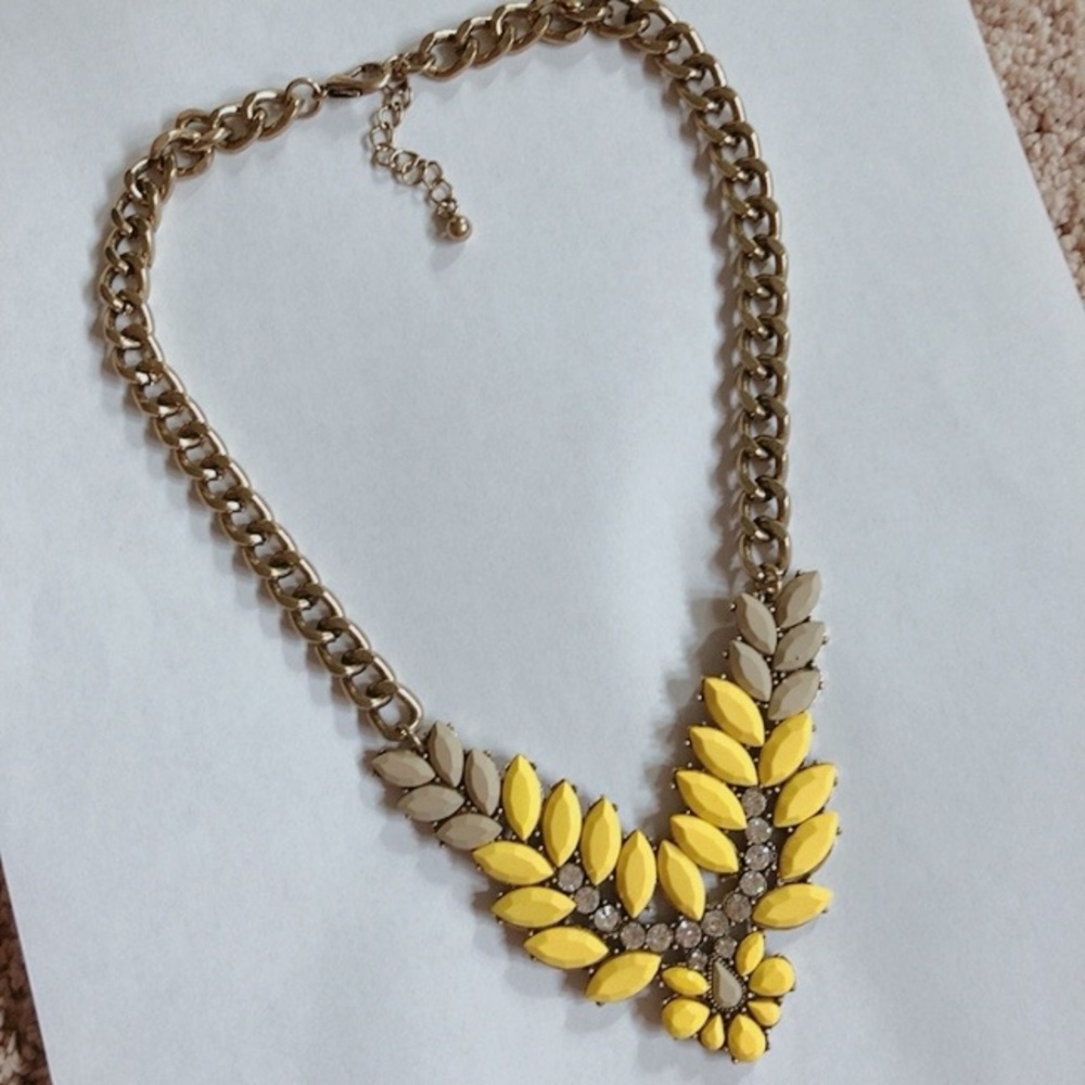 Necklace / excellent condition